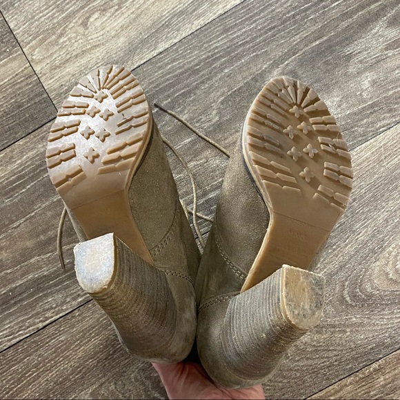 Mango 🥭 olive 🫒 color booties - Picture 4 of 10